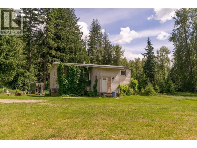 34 West Poirier Road, Mara, British Columbia V0E2K0