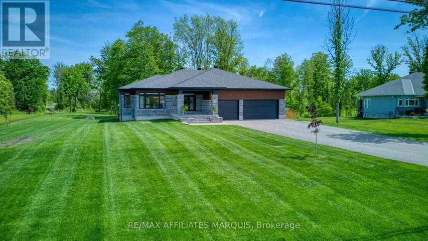 27 DIANE DRIVE, Rideau Lakes, Ontario K7A4S5
