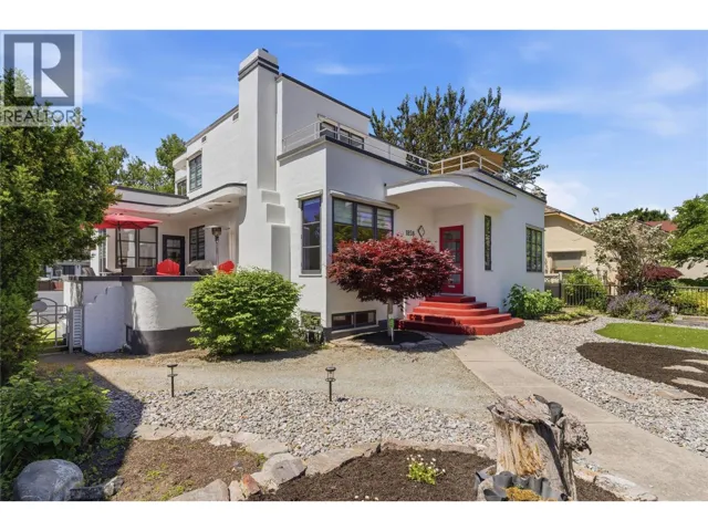 1858 Abbott Street, Kelowna, British Columbia V1Y1B5
