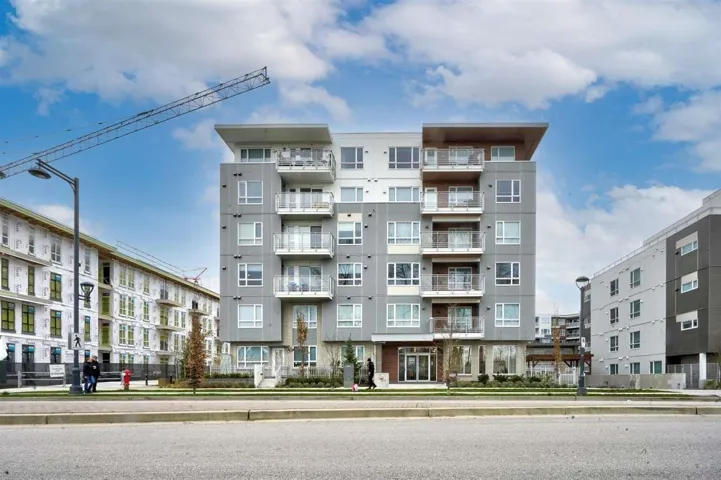 214 13963 105 BOULEVARD, Surrey, British Columbia V3T0M9
