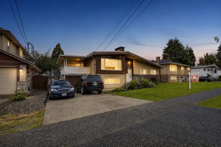 8225 112 STREET, Delta, British Columbia V4C4W7