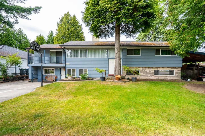 15661 92 AVENUE, Surrey, British Columbia V4N3C3