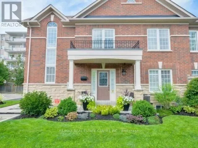 9 SAND WEDGE LANE, Brampton (Downtown Brampton), Ontario L6X0H1