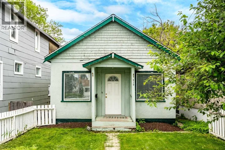 919 20 Avenue NW, Calgary, Alberta T2M1E6