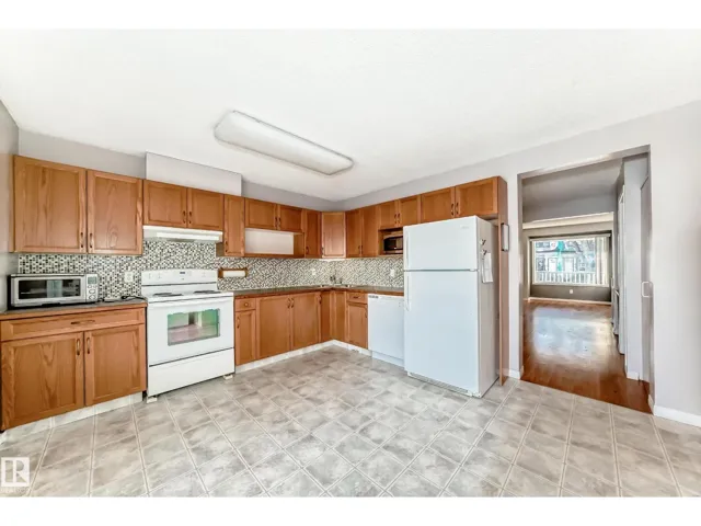 11609 125 ST NW, Edmonton, Alberta T5M0N5