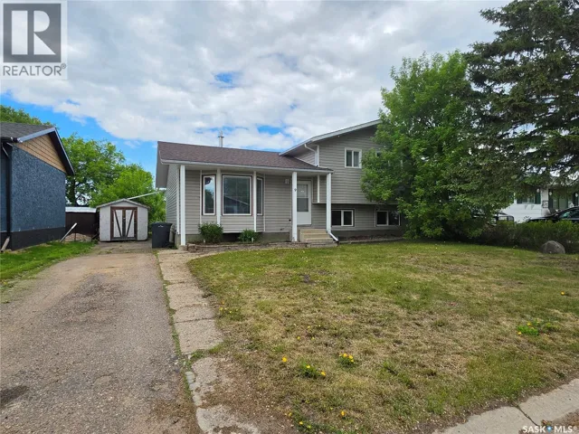 9 Stack CRESCENT, Meadow Lake, Saskatchewan S9X1B6