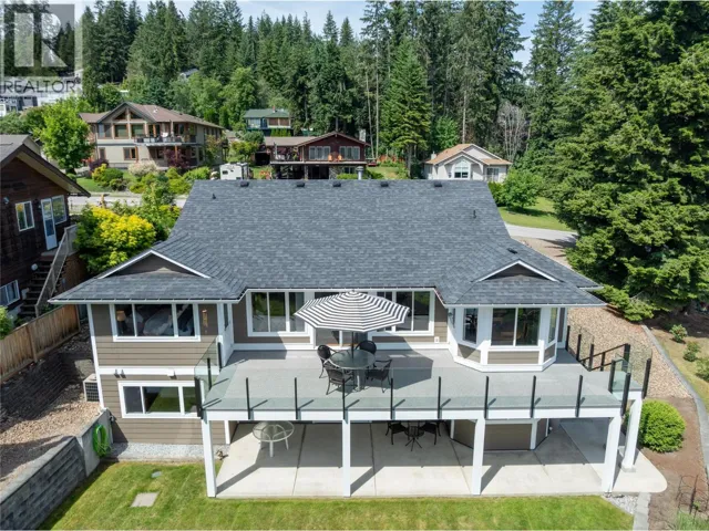 2934 Juniper Crescent, Sorrento, British Columbia V0E2W2