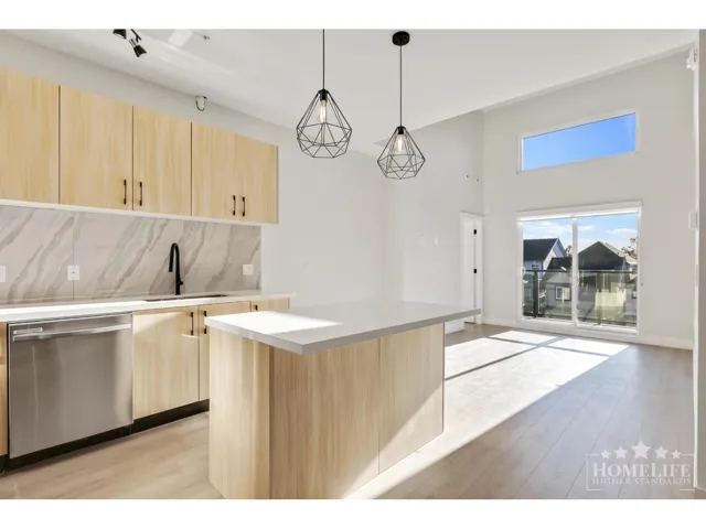 304 14858 60 AVENUE, Surrey, British Columbia V3S0B5