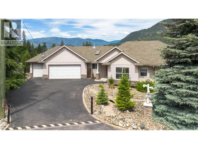 2459 Marine Place, Blind Bay, British Columbia V0E1H1