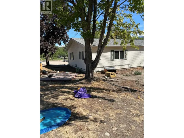 7561 Highway 97, Oliver, British Columbia V0H1T5