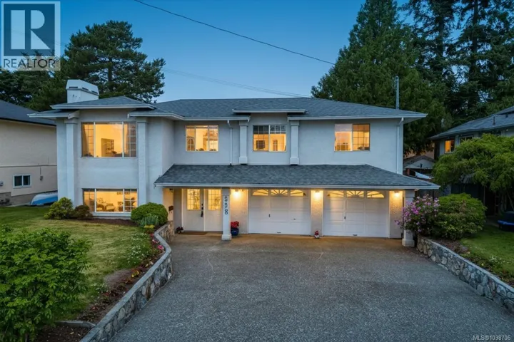 598 Tait St, Saanich, British Columbia V8Z2C9
