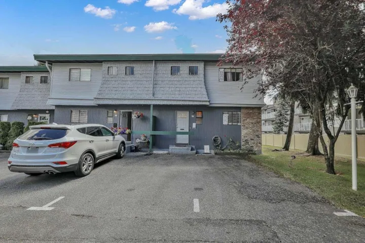 70 10806 152ND STREET, Surrey, British Columbia V3R4H2