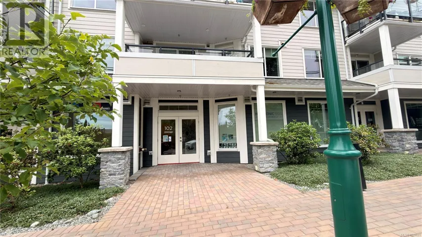 102 210 First Ave W, Qualicum Beach, British Columbia V9K1H1