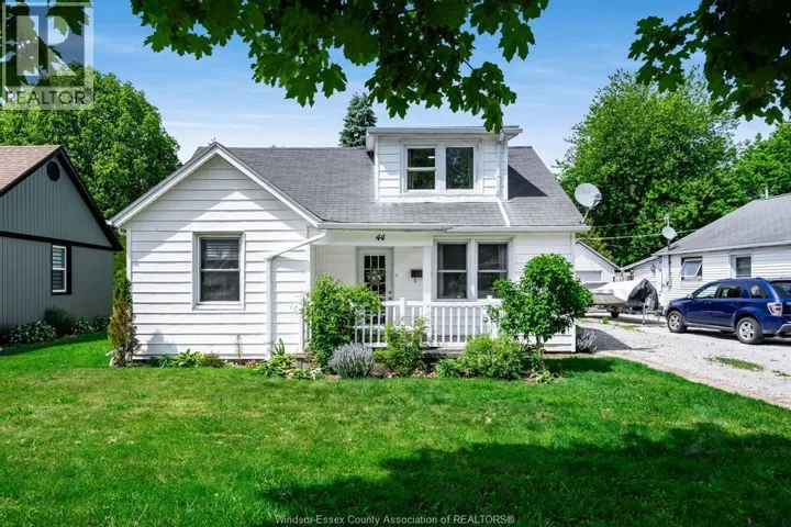 44 MCLEAN, Kingsville, Ontario N8Y1X8