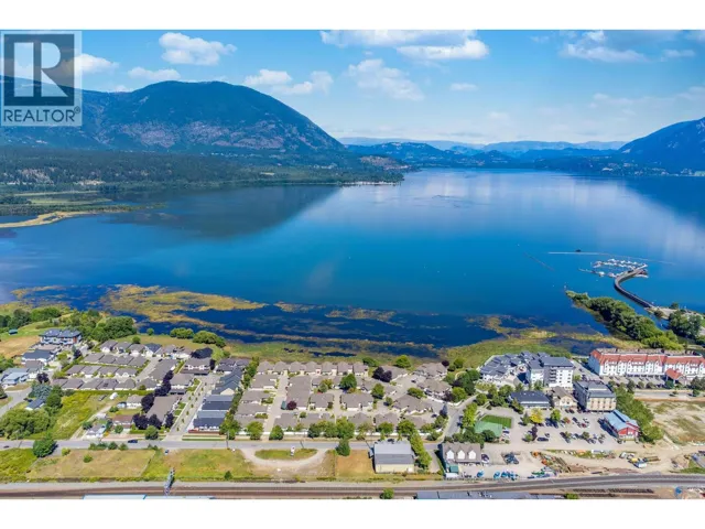 111 Harbourfront Drive Unit# 2, Salmon Arm, British Columbia V1E1A3