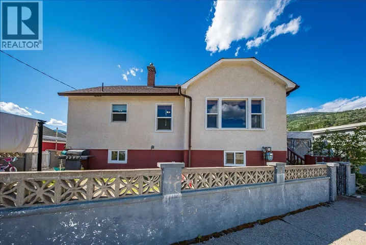 1555 McQuarrie Street, Trail, British Columbia V1R1X5