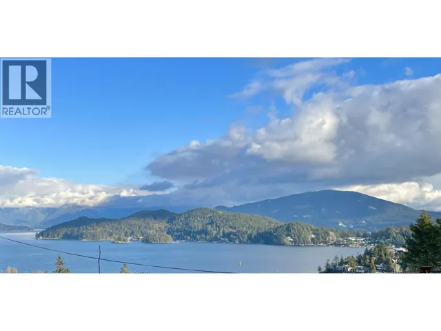 125 468 EAGLECREST DRIVE, Gibsons, British Columbia V0N1V9