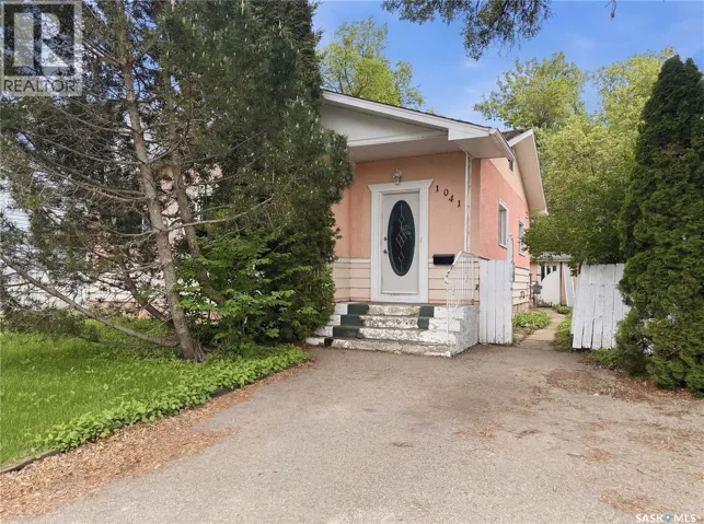 1041 3rd STREET E, Prince Albert, Saskatchewan S6V0J4