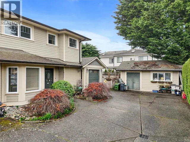 10372 Bowerbank Rd, Sidney, British Columbia V8L3L7