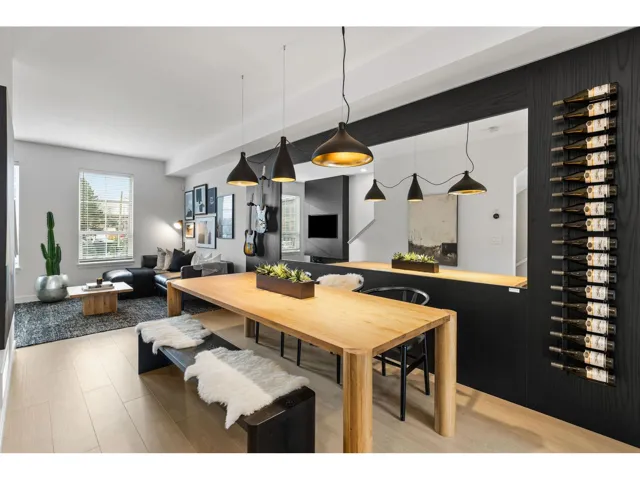 2 2886 MONTROSE AVENUE, Abbotsford, British Columbia V2S0N7