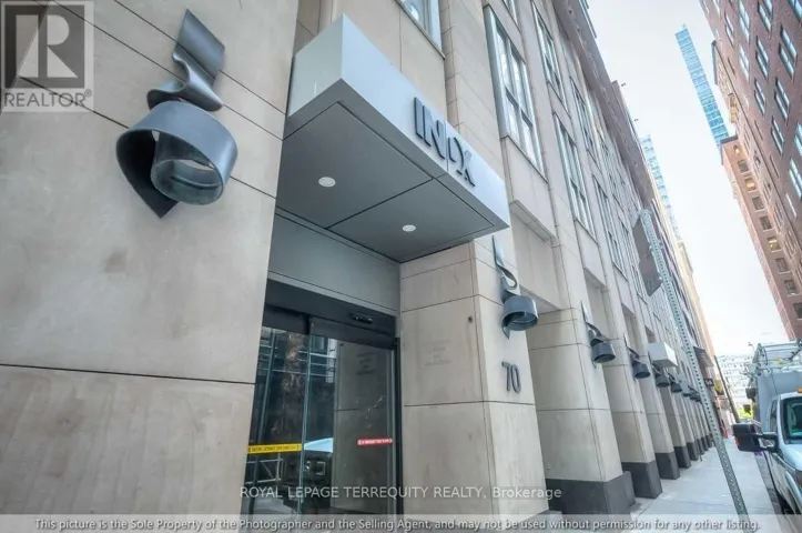 2410 - 70 TEMPERANCE STREET, Toronto (Bay Street Corridor), Ontario M5H0B1