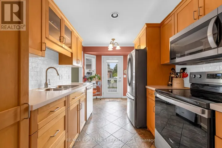 50 SPADARA DRIVE, Hamilton (Falkirk), Ontario L9B2K3