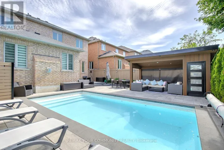 16 MURET CRESCENT, Vaughan (Patterson), Ontario L6A4S4