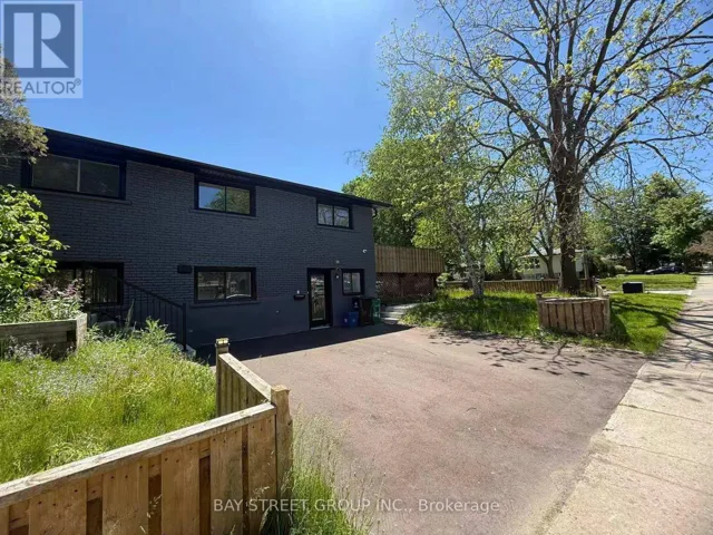 3 - 69 BLYTHWOOD ROAD N, Waterloo, Ontario N2L3Z9