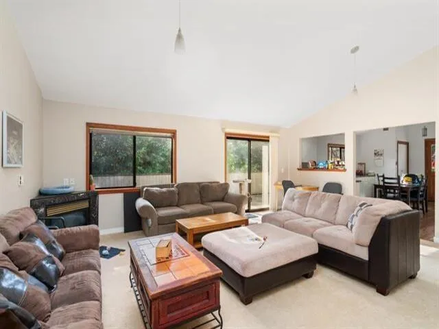 13708 20 AVENUE, Surrey, British Columbia V4A1Z7