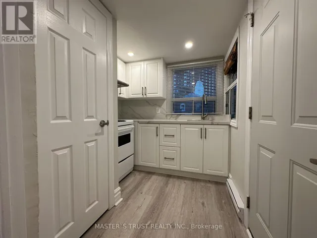UPPER - 151 DYNEVOR ROAD, Toronto (Caledonia-Fairbank), Ontario M6E3X5