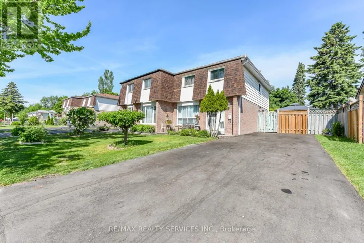 2569 LUNDENE ROAD, Mississauga (Clarkson), Ontario L5J3Y9