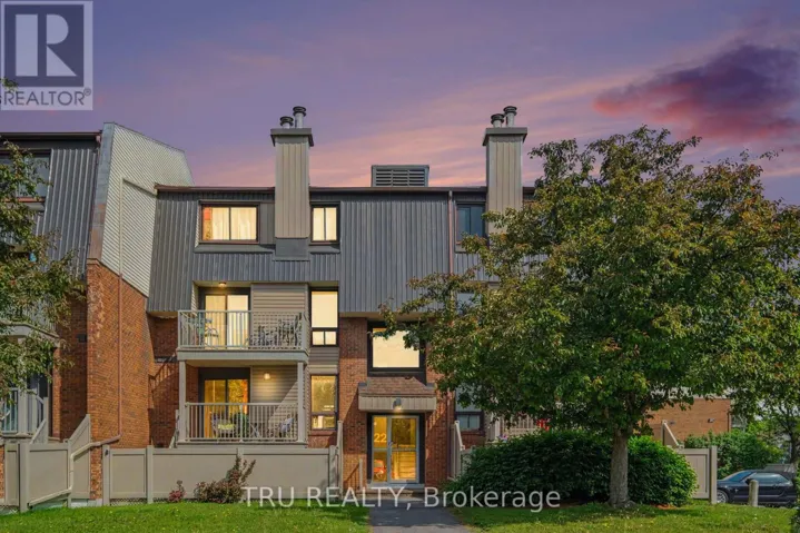 8 - 22 SWEETBRIAR CIRCLE, Ottawa, Ontario K2J2K4