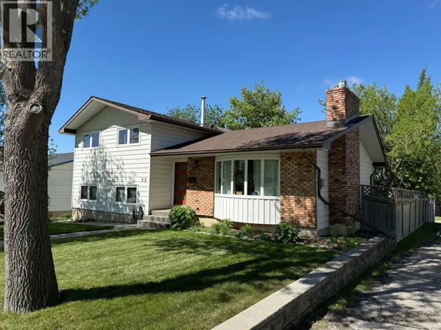 33 Carolina Drive, Cochrane, Alberta T4C1C4