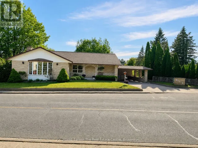 815 MUSKOKA ROAD N, Gravenhurst (Muskoka (S)), Ontario P1P1C2