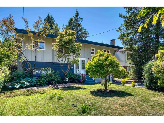 13750 BLACKBURN AVENUE, White Rock, British Columbia V4B2Y8