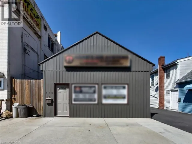 229 PARKDALE Avenue N, Hamilton, Ontario L8H5X4