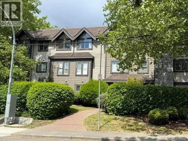 102 108 Gorge Rd W, Saanich, British Columbia V9A1M2