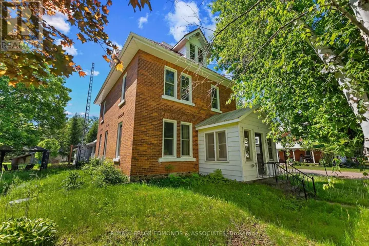 7 LITTLE STREET, Whitewater Region, Ontario K0J1C0