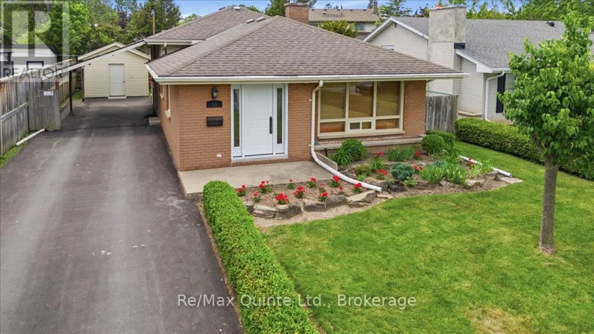 18 PLAZA SQUARE, Belleville (Belleville Ward), Ontario K8N4J3