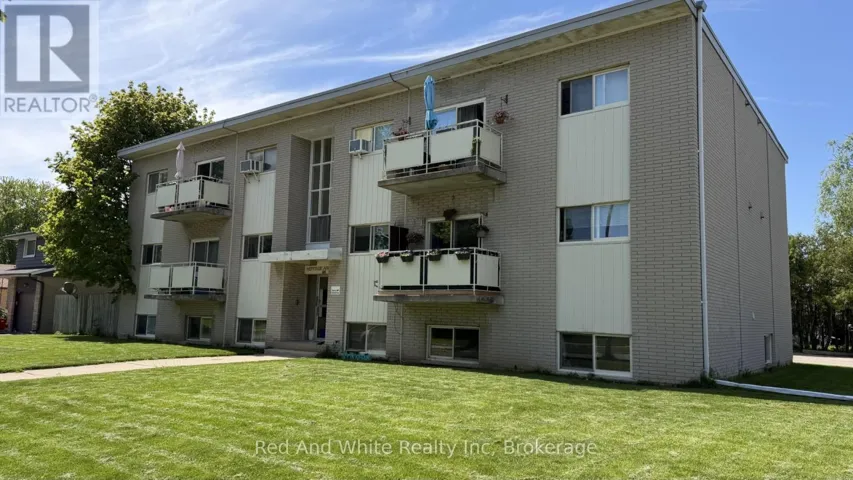 206 INDIAN ROAD, Kitchener, Ontario N2B2S9