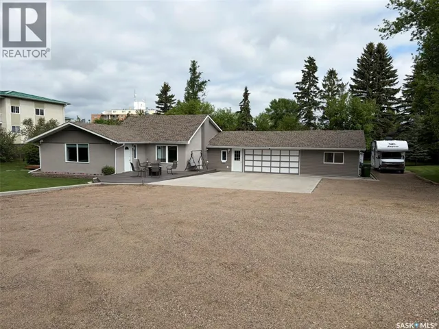 310 34th STREET W, Prince Albert, Saskatchewan S6V8B8