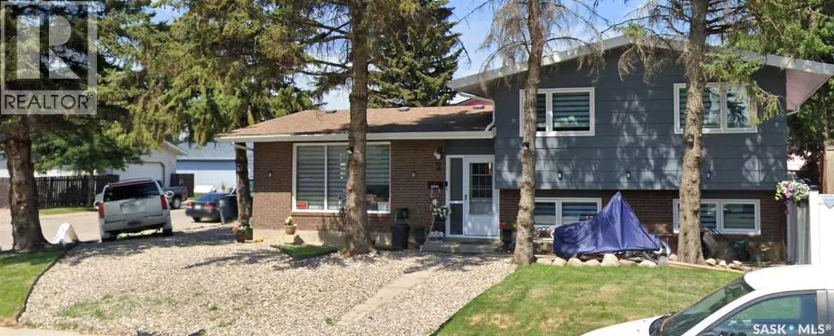 2 McDougall CRESCENT, Saskatoon, Saskatchewan S7L5C1