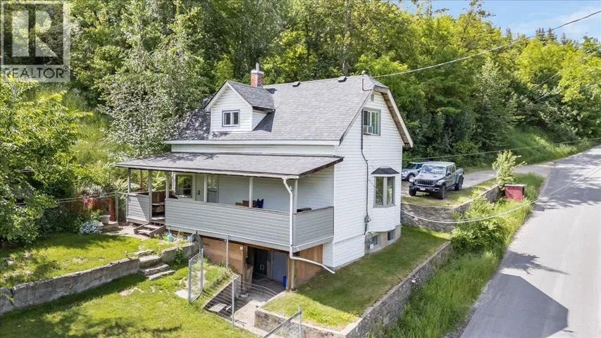 96 RESERVOIR Road, Warfield, British Columbia V1R3R8