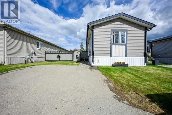 8813 88C Street, Grande Prairie, Alberta T8X0G2