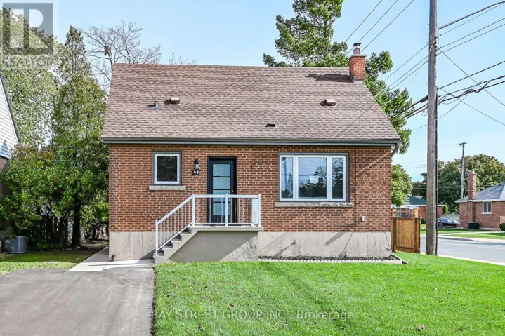 UPPER - 49 EAST 41ST STREET, Hamilton (Sunninghill), Ontario L8T2Z4
