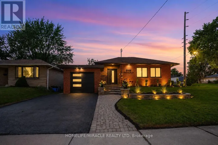 544 ADELAIDE AVENUE, Oshawa (Stevenson), Ontario L1J2S3