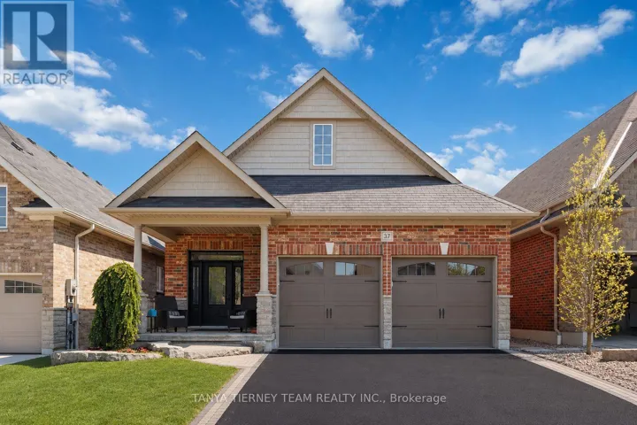 37 NATHAN AVENUE, Whitby (Brooklin), Ontario L1M0K2