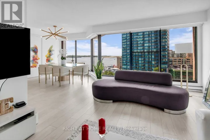 1304 - 65 HARBOUR SQUARE, Toronto (Waterfront Communities), Ontario M5J2L4