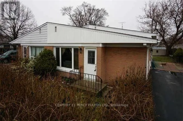 BSMNT - 92 SEPTONNE AVENUE, Newmarket (Bristol-London), Ontario L3Y2W3