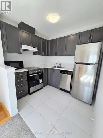 COACH HOUSE - 9 WATERLEAF ROAD, Markham (Cornell), Ontario L6B0Z3